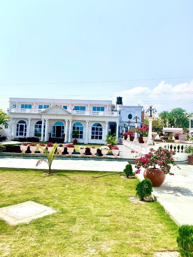 Dream Palace Resort Katmandou Extérieur photo