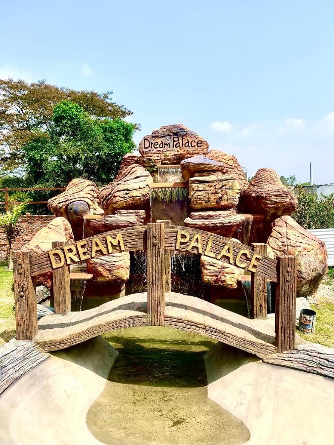 Dream Palace Resort Katmandou Extérieur photo