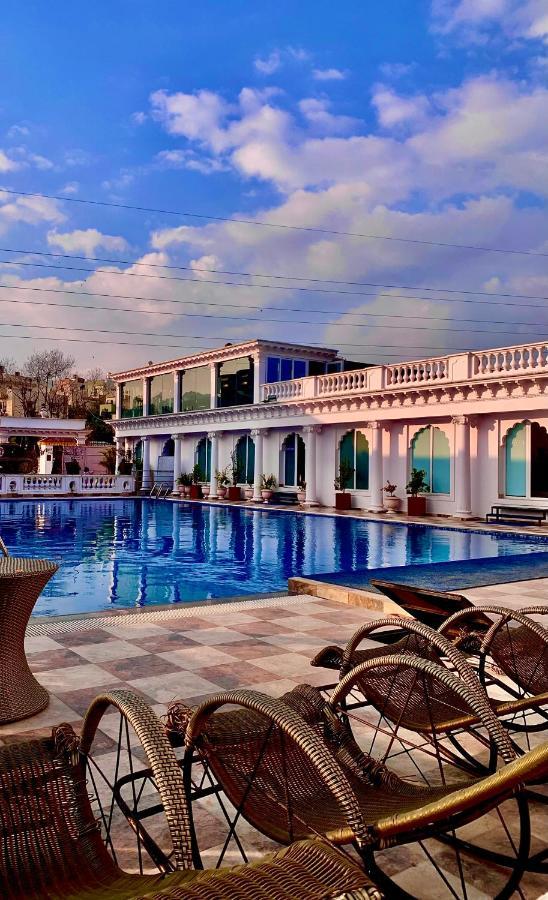 Dream Palace Resort Katmandou Extérieur photo